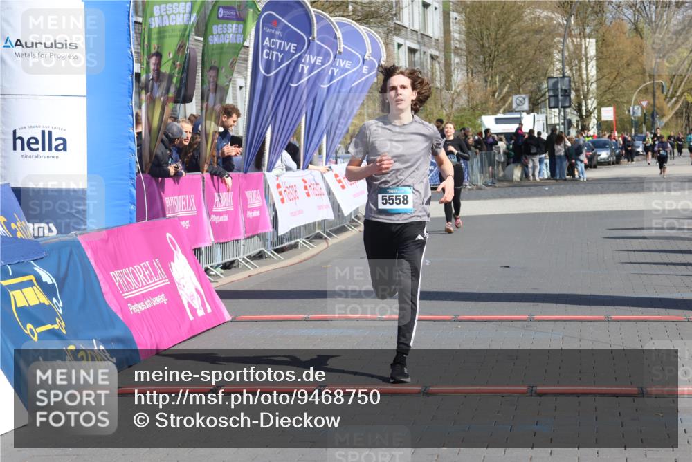 12.04.2026 - 45. Internationalen Wilhelmsburger Insellauf Strokosch-Dieckow http://msf.ph/oto/9468750 12.04.2026 11:21:26 Ziel 5558 meine-sportfotos.de