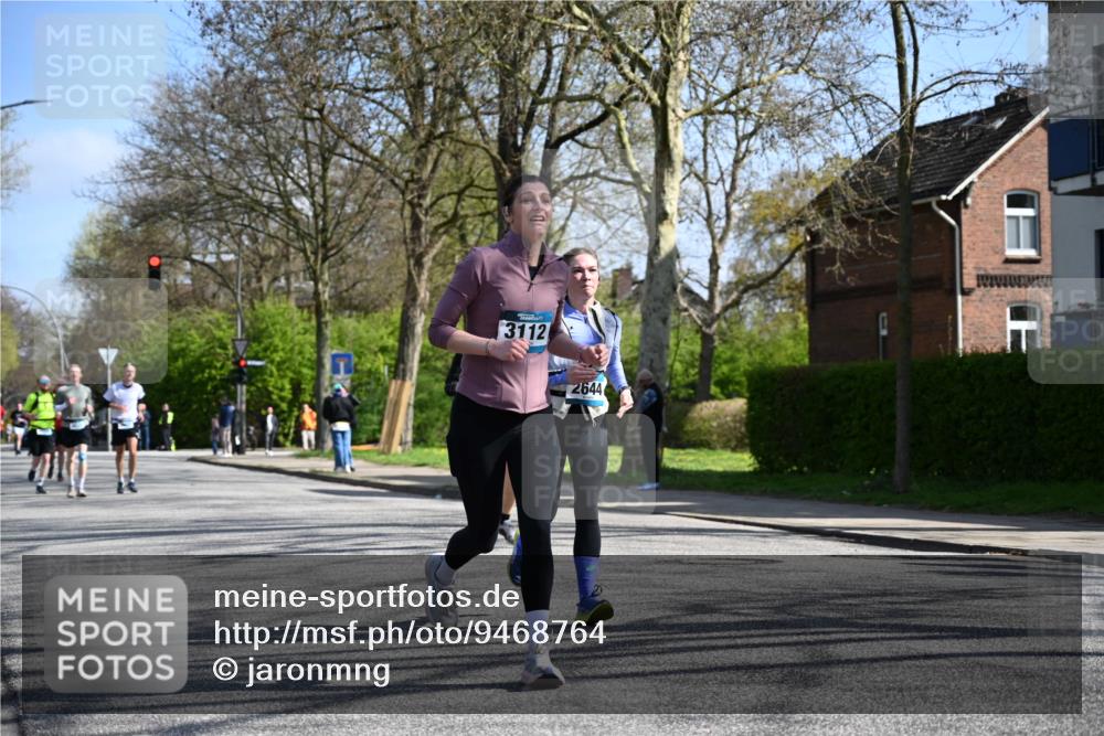 12.04.2026 - 45. Internationalen Wilhelmsburger Insellauf J. Mangold http://msf.ph/oto/9468764 12.04.2026 11:11:35 Ziel 3758, 4252, 4744, 4430, 2644, 3112, 2725, 2770, 3029, 3028, 3751, 4920, 3046, 2817, 2916, 4971, 2489, 3844, 5741 meine-sportfotos.de