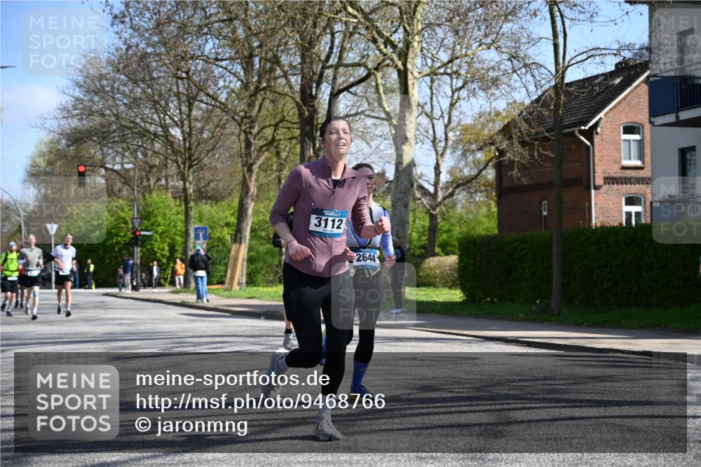 12.04.2026 - 45. Internationalen Wilhelmsburger Insellauf J. Mangold http://msf.ph/oto/9468766 12.04.2026 11:11:35 Ziel 3758, 4252, 4744, 4430, 2644, 3112, 2725, 2770, 3029, 3028, 3751, 4920, 3046, 2817, 2916, 4971, 2489, 3844, 5741 meine-sportfotos.de