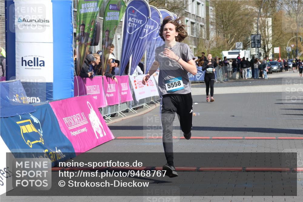12.04.2026 - 45. Internationalen Wilhelmsburger Insellauf Strokosch-Dieckow http://msf.ph/oto/9468767 12.04.2026 11:21:27 Ziel 5558 meine-sportfotos.de