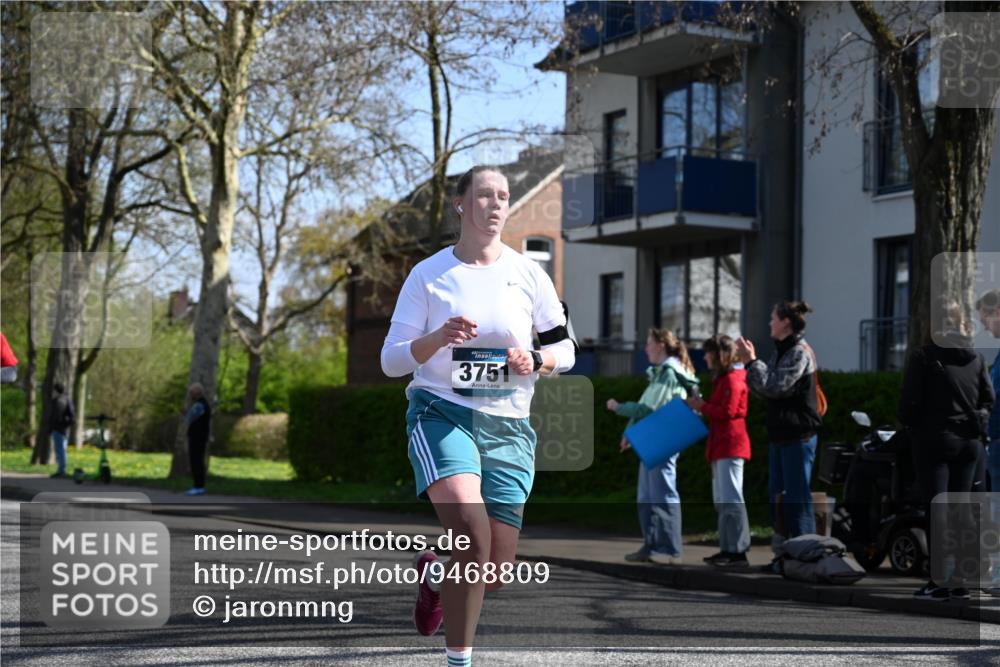 12.04.2026 - 45. Internationalen Wilhelmsburger Insellauf J. Mangold http://msf.ph/oto/9468809 12.04.2026 11:11:50 Ziel 3112, 2725, 2770, 3029, 3028, 3751, 4920, 3046, 2817, 2916, 4971, 2489, 3844, 5741, 2668, 2816, 2918, 3589, 2135 meine-sportfotos.de