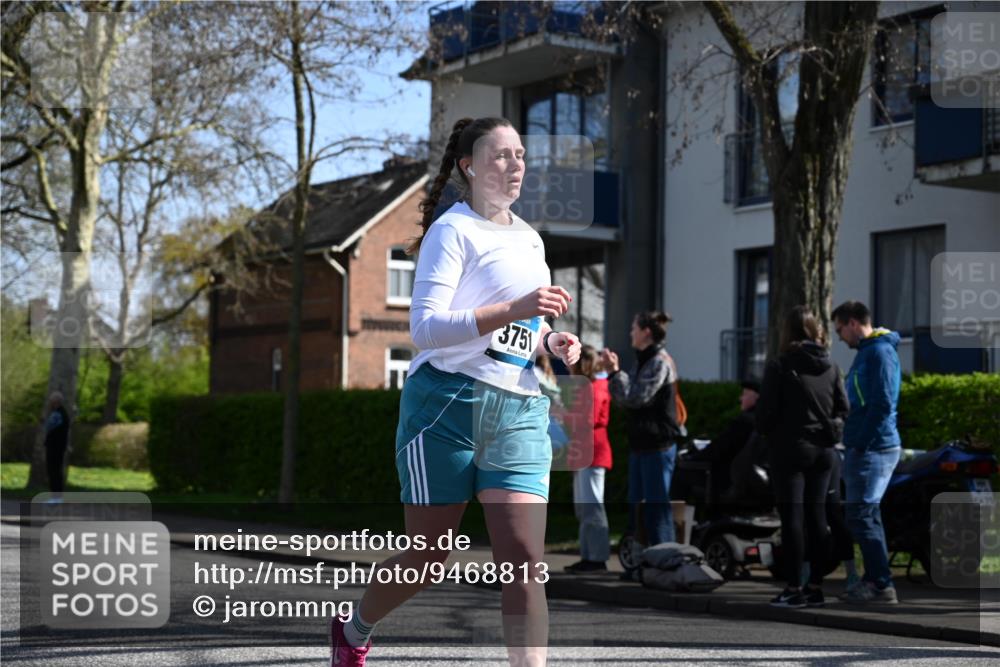 12.04.2026 - 45. Internationalen Wilhelmsburger Insellauf J. Mangold http://msf.ph/oto/9468813 12.04.2026 11:11:50 Ziel 3112, 2725, 2770, 3029, 3028, 3751, 4920, 3046, 2817, 2916, 4971, 2489, 3844, 5741, 2668, 2816, 2918, 3589, 2135 meine-sportfotos.de