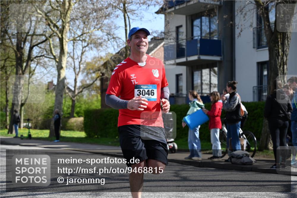 12.04.2026 - 45. Internationalen Wilhelmsburger Insellauf J. Mangold http://msf.ph/oto/9468815 12.04.2026 11:11:53 Ziel 3029, 3028, 3751, 4920, 3046, 2817, 2916, 4971, 2489, 3844, 5741, 2668, 2816, 2918, 3589, 3589, 2135 meine-sportfotos.de