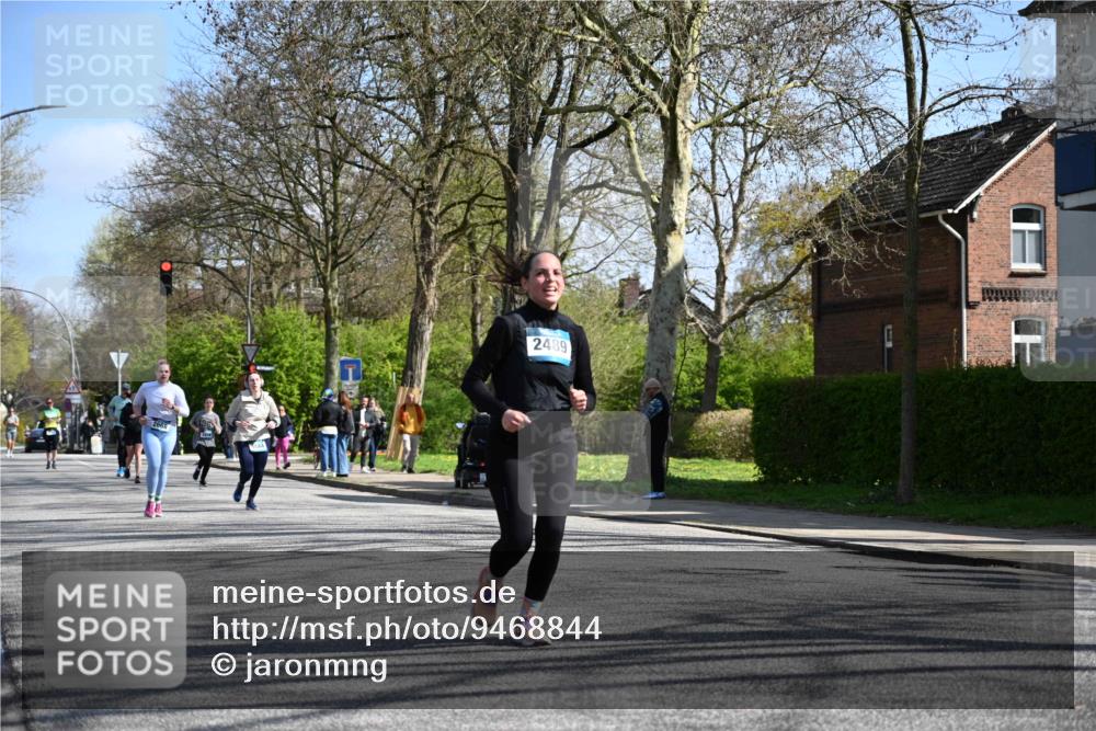 12.04.2026 - 45. Internationalen Wilhelmsburger Insellauf J. Mangold http://msf.ph/oto/9468844 12.04.2026 11:12:02 Ziel 3751, 4920, 3046, 2817, 2916, 4971, 2489, 3844, 5741, 2668, 2816, 2918, 3589, 2135, 2435, 3517, 2739, 3003, 2753 meine-sportfotos.de