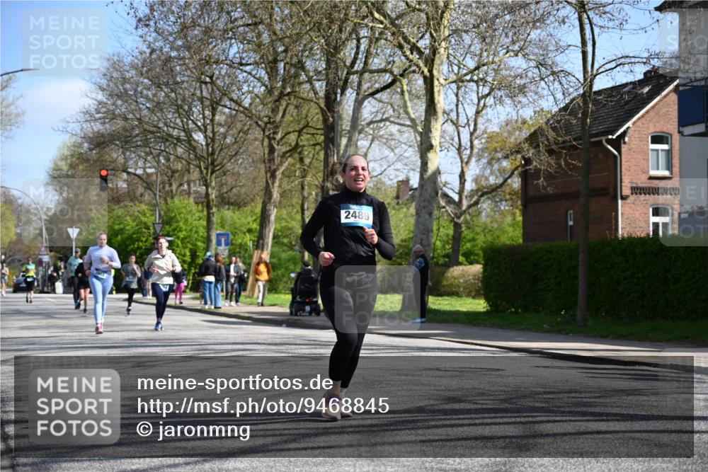 12.04.2026 - 45. Internationalen Wilhelmsburger Insellauf J. Mangold http://msf.ph/oto/9468845 12.04.2026 11:12:02 Ziel 3751, 4920, 3046, 2817, 2916, 4971, 2489, 3844, 5741, 2668, 2816, 2918, 3589, 2135, 2435, 3517, 2739, 3003, 2753 meine-sportfotos.de