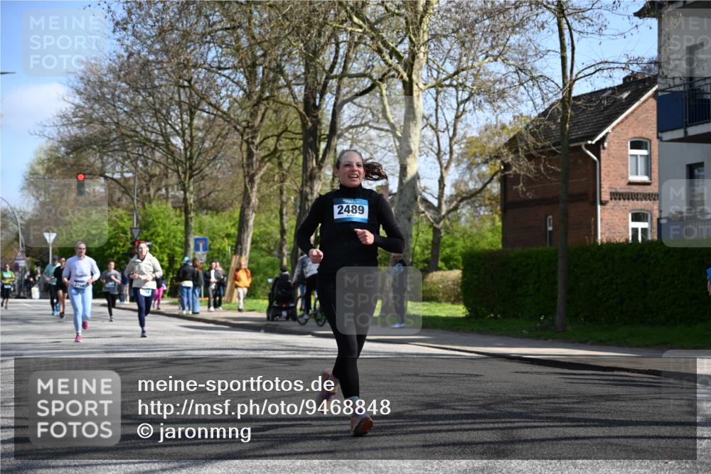 12.04.2026 - 45. Internationalen Wilhelmsburger Insellauf J. Mangold http://msf.ph/oto/9468848 12.04.2026 11:12:02 Ziel 3751, 4920, 3046, 2817, 2916, 4971, 2489, 3844, 5741, 2668, 2816, 2918, 3589, 2135, 2435, 3517, 2739, 3003, 2753 meine-sportfotos.de