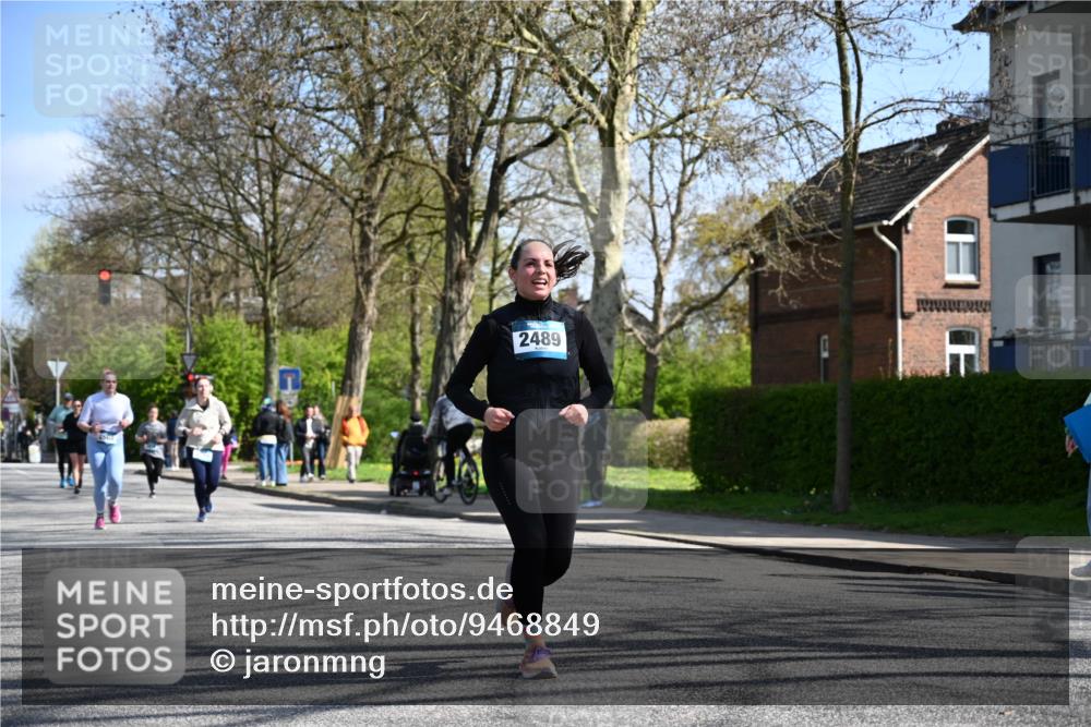 12.04.2026 - 45. Internationalen Wilhelmsburger Insellauf J. Mangold http://msf.ph/oto/9468849 12.04.2026 11:12:02 Ziel 3751, 4920, 3046, 2817, 2916, 4971, 2489, 3844, 5741, 2668, 2816, 2918, 3589, 2135, 2435, 3517, 2739, 3003, 2753 meine-sportfotos.de