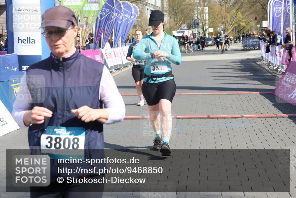 12.04.2026 - 45. Internationalen Wilhelmsburger Insellauf Strokosch-Dieckow http://msf.ph/oto/9468850 12.04.2026 11:21:56 Ziel 3537, 3205 meine-sportfotos.de