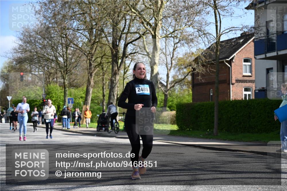 12.04.2026 - 45. Internationalen Wilhelmsburger Insellauf J. Mangold http://msf.ph/oto/9468851 12.04.2026 11:12:02 Ziel 3751, 4920, 3046, 2817, 2916, 4971, 2489, 3844, 5741, 2668, 2816, 2918, 3589, 2135, 2435, 3517, 2739, 3003, 2753 meine-sportfotos.de