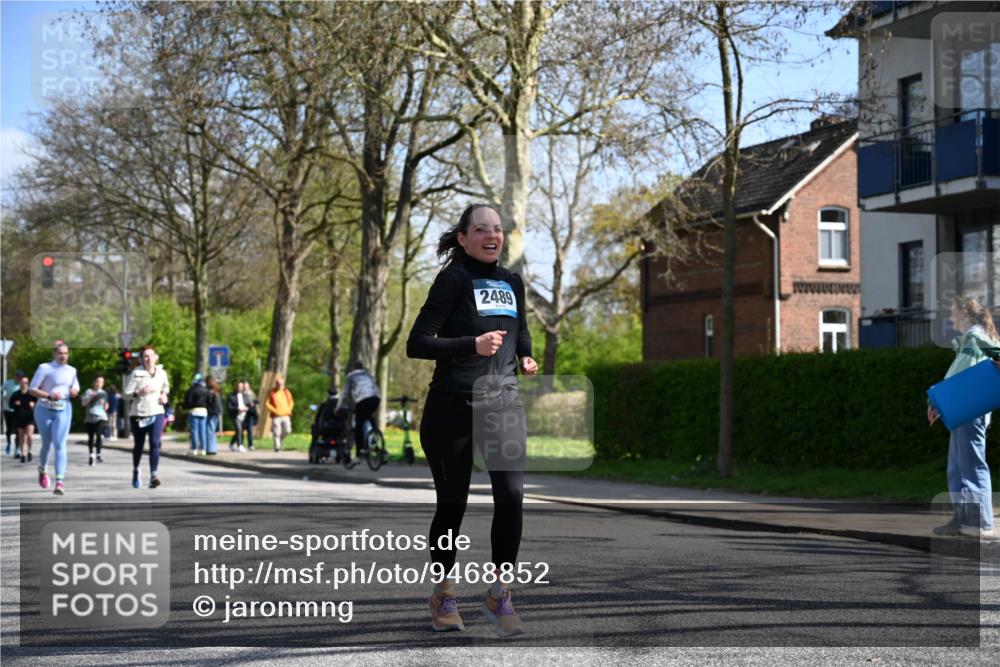 12.04.2026 - 45. Internationalen Wilhelmsburger Insellauf J. Mangold http://msf.ph/oto/9468852 12.04.2026 11:12:02 Ziel 3751, 4920, 3046, 2817, 2916, 4971, 2489, 3844, 5741, 2668, 2816, 2918, 3589, 2135, 2435, 3517, 2739, 3003, 2753 meine-sportfotos.de
