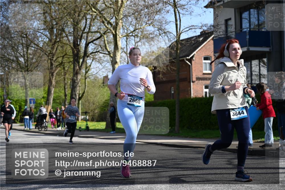 12.04.2026 - 45. Internationalen Wilhelmsburger Insellauf J. Mangold http://msf.ph/oto/9468887 12.04.2026 11:12:08 Ziel 3046, 2817, 2916, 4971, 2489, 3844, 5741, 2668, 2816, 2918, 3589, 2135, 2135, 2435, 3517, 3517, 2739, 3003, 2753, 2272, 3718, 3405 meine-sportfotos.de