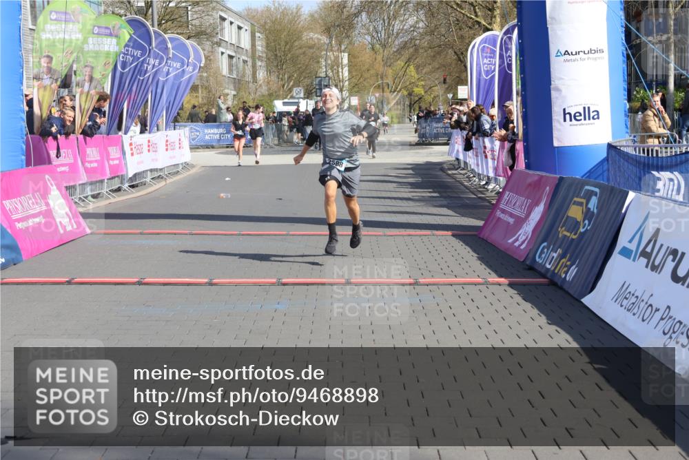 12.04.2026 - 45. Internationalen Wilhelmsburger Insellauf Strokosch-Dieckow http://msf.ph/oto/9468898 12.04.2026 11:22:01 Ziel 2588 meine-sportfotos.de