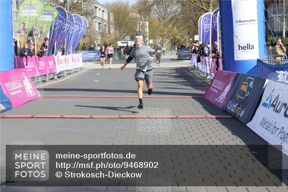 12.04.2026 - 45. Internationalen Wilhelmsburger Insellauf Strokosch-Dieckow http://msf.ph/oto/9468902 12.04.2026 11:22:01 Ziel 2588 meine-sportfotos.de