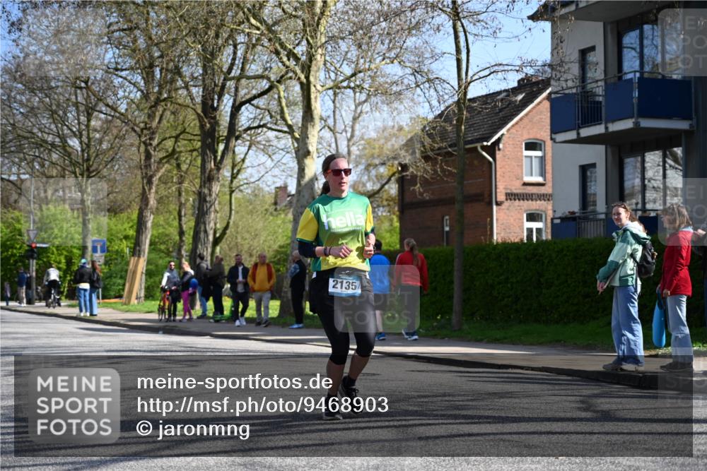12.04.2026 - 45. Internationalen Wilhelmsburger Insellauf J. Mangold http://msf.ph/oto/9468903 12.04.2026 11:12:17 Ziel 4971, 2489, 3844, 5741, 2668, 2816, 2918, 3589, 2135, 2435, 3517, 2739, 3003, 2753, 2272, 3718, 3405, 3718, 3405 meine-sportfotos.de