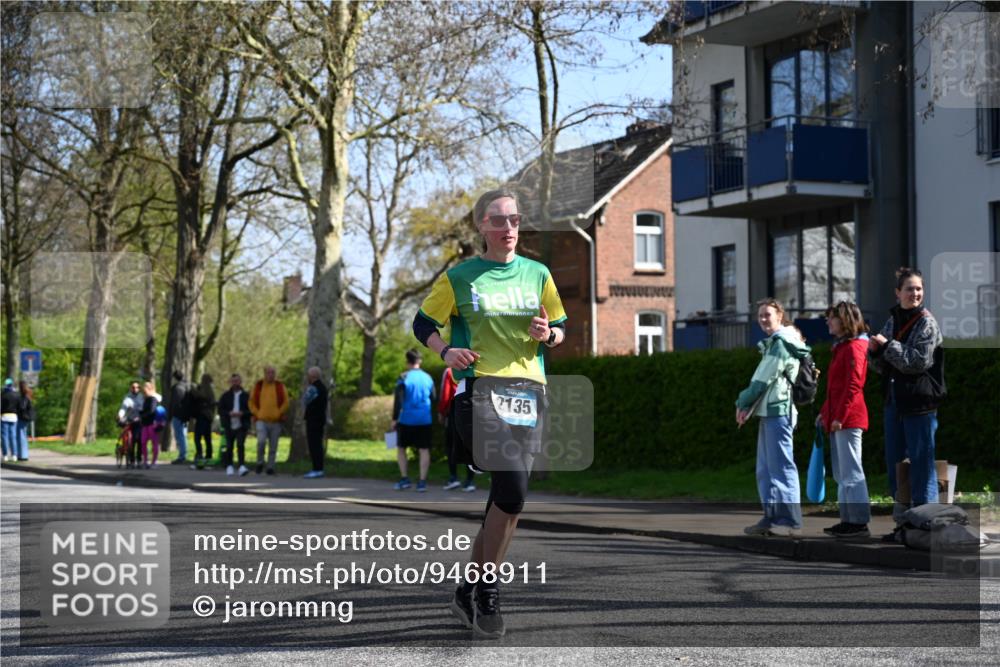 12.04.2026 - 45. Internationalen Wilhelmsburger Insellauf J. Mangold http://msf.ph/oto/9468911 12.04.2026 11:12:17 Ziel 4971, 2489, 3844, 5741, 2668, 2816, 2918, 3589, 2135, 2435, 3517, 2739, 3003, 2753, 2272, 3718, 3405, 3718, 3405 meine-sportfotos.de