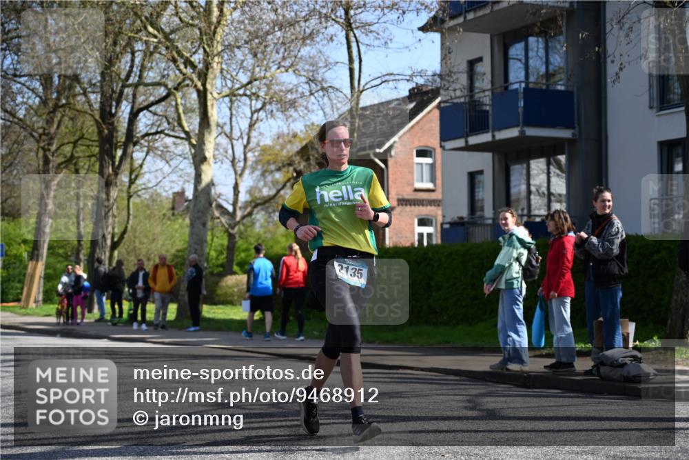 12.04.2026 - 45. Internationalen Wilhelmsburger Insellauf J. Mangold http://msf.ph/oto/9468912 12.04.2026 11:12:18 Ziel 4971, 2489, 3844, 5741, 2668, 2816, 2918, 3589, 2135, 2435, 3517, 2739, 3003, 2753, 2272, 3718, 3405 meine-sportfotos.de