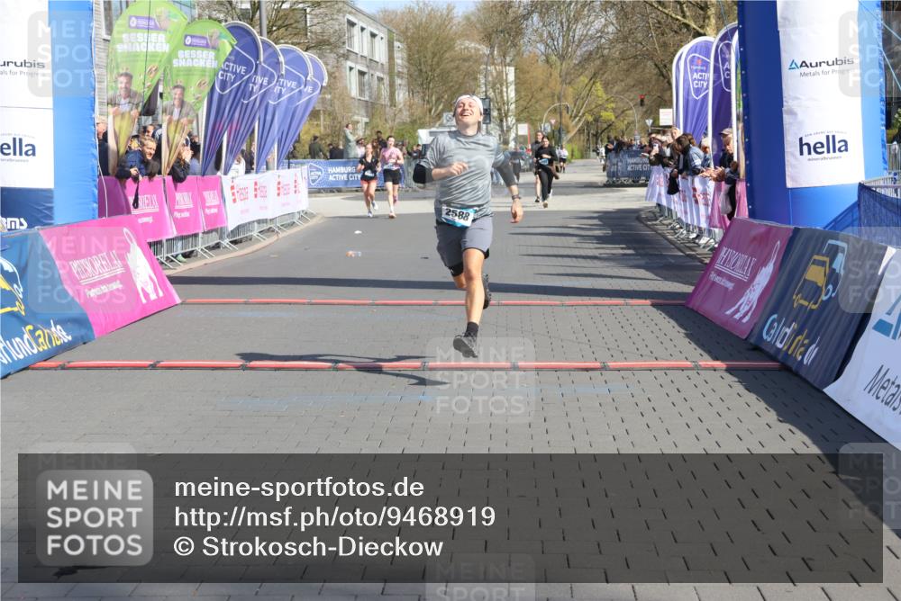 12.04.2026 - 45. Internationalen Wilhelmsburger Insellauf Strokosch-Dieckow http://msf.ph/oto/9468919 12.04.2026 11:22:02 Ziel 2588 meine-sportfotos.de