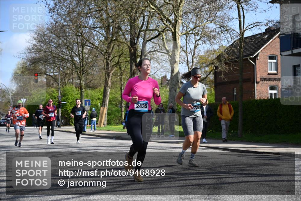12.04.2026 - 45. Internationalen Wilhelmsburger Insellauf J. Mangold http://msf.ph/oto/9468928 12.04.2026 11:12:27 Ziel 2816, 2918, 3589, 2135, 2435, 3517, 2739, 3003, 2753, 2272, 3718, 3405 meine-sportfotos.de