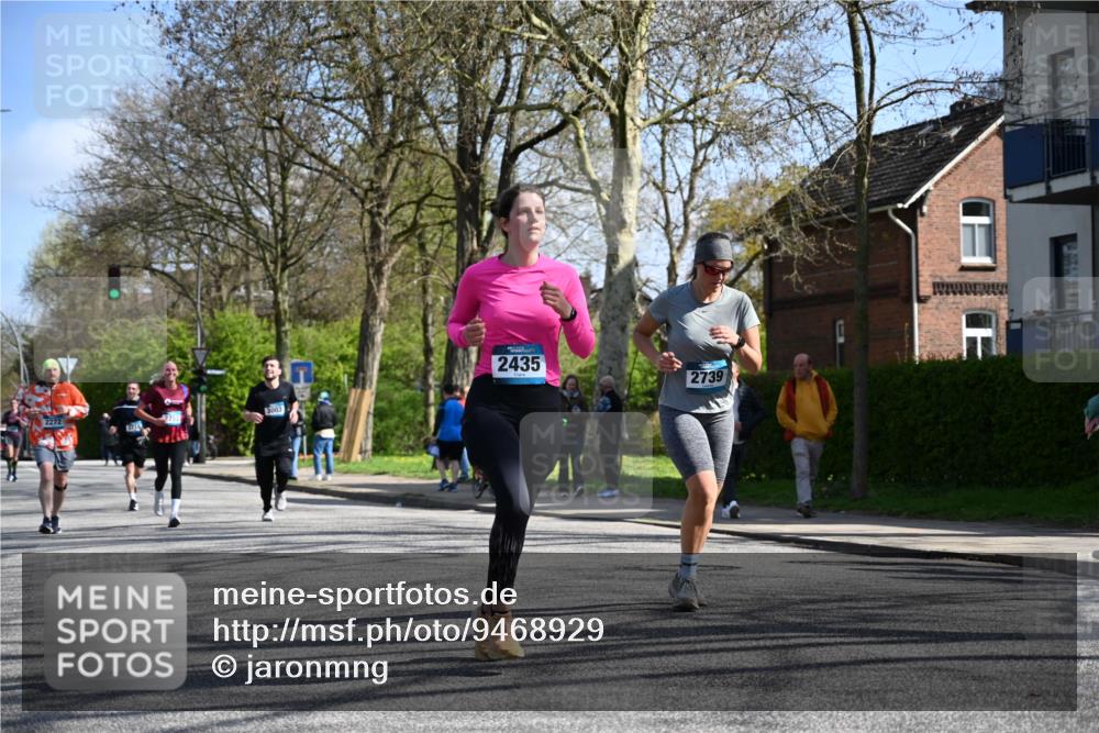 12.04.2026 - 45. Internationalen Wilhelmsburger Insellauf J. Mangold http://msf.ph/oto/9468929 12.04.2026 11:12:27 Ziel 2816, 2918, 3589, 2135, 2435, 3517, 2739, 3003, 2753, 2272, 3718, 3405 meine-sportfotos.de
