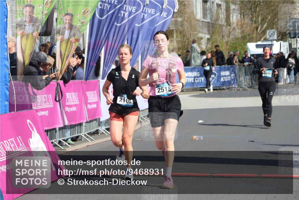 12.04.2026 - 45. Internationalen Wilhelmsburger Insellauf Strokosch-Dieckow http://msf.ph/oto/9468931 12.04.2026 11:22:08 Ziel 2518, 2108, 2492, 2466 meine-sportfotos.de