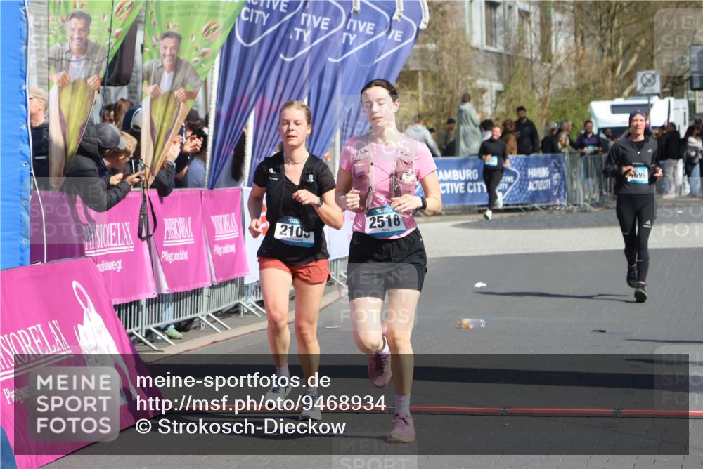 12.04.2026 - 45. Internationalen Wilhelmsburger Insellauf Strokosch-Dieckow http://msf.ph/oto/9468934 12.04.2026 11:22:08 Ziel 2518, 2108, 2492, 2466 meine-sportfotos.de
