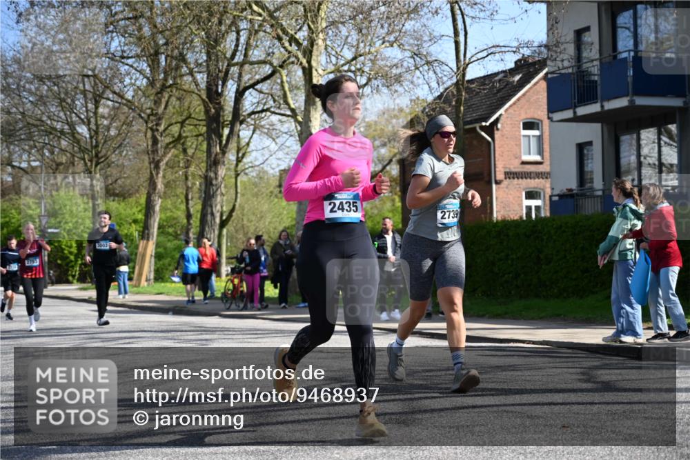 12.04.2026 - 45. Internationalen Wilhelmsburger Insellauf J. Mangold http://msf.ph/oto/9468937 12.04.2026 11:12:28 Ziel 2816, 2918, 3589, 2135, 2435, 3517, 2739, 3003, 2753, 2272, 2272, 3718, 3405 meine-sportfotos.de