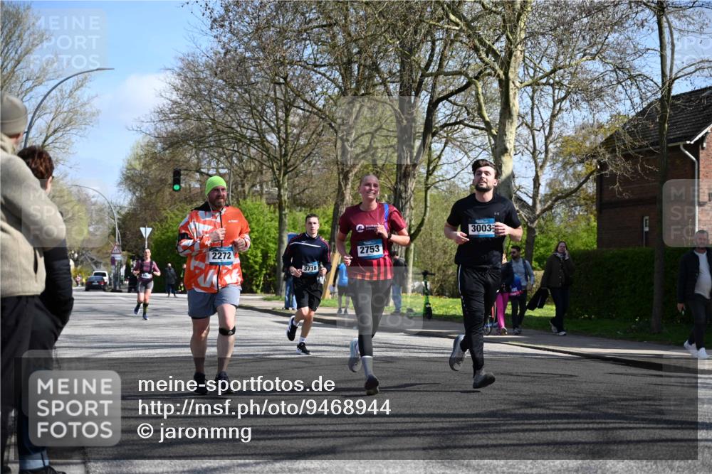 12.04.2026 - 45. Internationalen Wilhelmsburger Insellauf J. Mangold http://msf.ph/oto/9468944 12.04.2026 11:12:31 Ziel 2135, 2435, 3517, 2739, 3003, 2753, 2272, 3718, 3405, 3714 meine-sportfotos.de