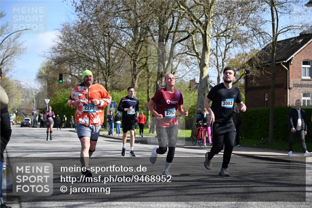 12.04.2026 - 45. Internationalen Wilhelmsburger Insellauf J. Mangold http://msf.ph/oto/9468952 12.04.2026 11:12:32 Ziel 2135, 2435, 3517, 2739, 3003, 2753, 2272, 3718, 3405, 3714, 3703 meine-sportfotos.de