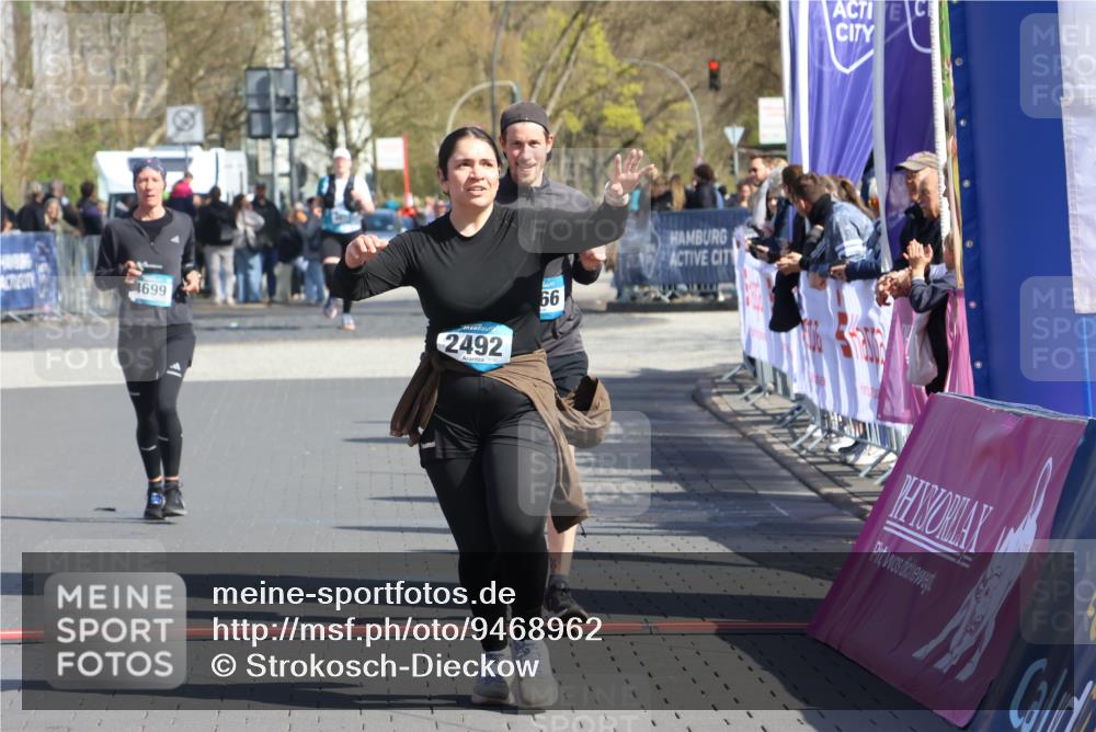 12.04.2026 - 45. Internationalen Wilhelmsburger Insellauf Strokosch-Dieckow http://msf.ph/oto/9468962 12.04.2026 11:22:10 Ziel 2518, 2108, 2492, 2466, 4699 meine-sportfotos.de