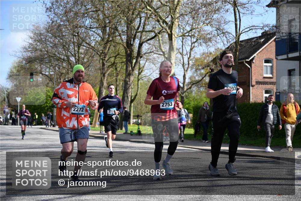 12.04.2026 - 45. Internationalen Wilhelmsburger Insellauf J. Mangold http://msf.ph/oto/9468963 12.04.2026 11:12:32 Ziel 2135, 2435, 3517, 2739, 3003, 2753, 2272, 3718, 3405, 3714, 3703 meine-sportfotos.de