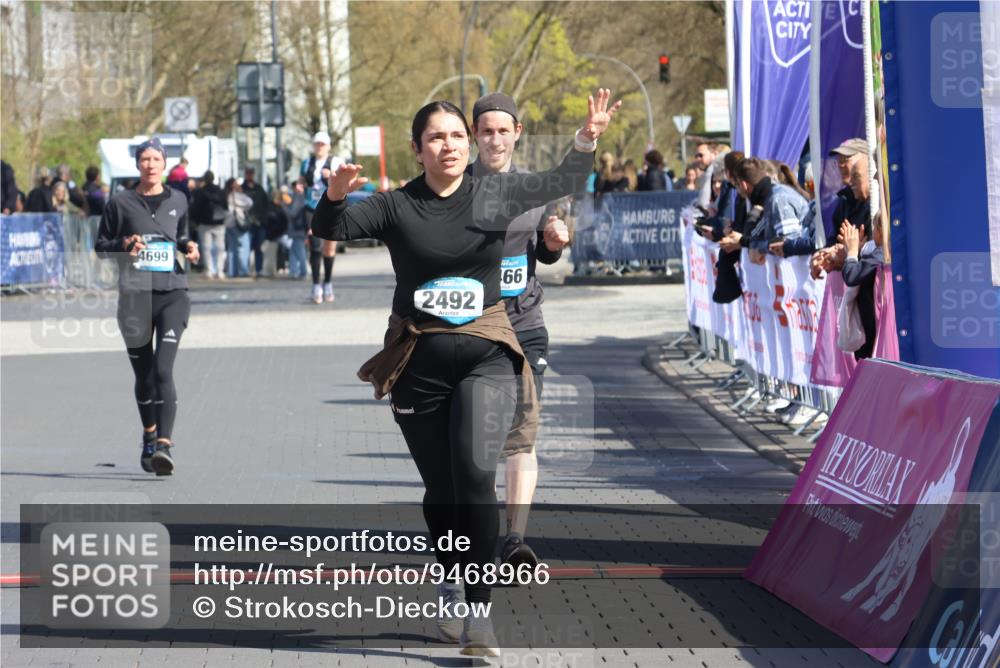 12.04.2026 - 45. Internationalen Wilhelmsburger Insellauf Strokosch-Dieckow http://msf.ph/oto/9468966 12.04.2026 11:22:10 Ziel 2518, 2108, 2492, 2466, 4699 meine-sportfotos.de