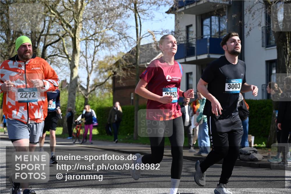 12.04.2026 - 45. Internationalen Wilhelmsburger Insellauf J. Mangold http://msf.ph/oto/9468982 12.04.2026 11:12:33 Ziel 2135, 2435, 3517, 2739, 3003, 2753, 2272, 3718, 3405, 3714, 3703 meine-sportfotos.de