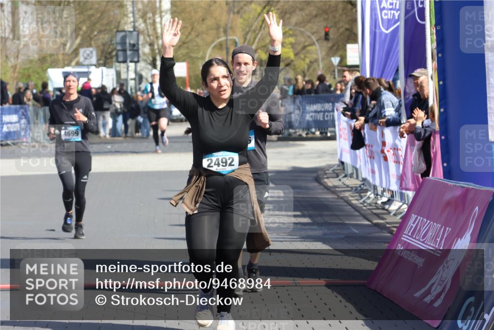 12.04.2026 - 45. Internationalen Wilhelmsburger Insellauf Strokosch-Dieckow http://msf.ph/oto/9468984 12.04.2026 11:22:10 Ziel 2518, 2108, 2492, 2466, 4699 meine-sportfotos.de