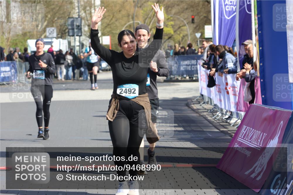12.04.2026 - 45. Internationalen Wilhelmsburger Insellauf Strokosch-Dieckow http://msf.ph/oto/9468990 12.04.2026 11:22:10 Ziel 2518, 2108, 2492, 2466, 4699 meine-sportfotos.de