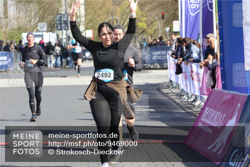 12.04.2026 - 45. Internationalen Wilhelmsburger Insellauf Strokosch-Dieckow http://msf.ph/oto/9469000 12.04.2026 11:22:11 Ziel 2518, 2108, 2492, 2466, 4699 meine-sportfotos.de