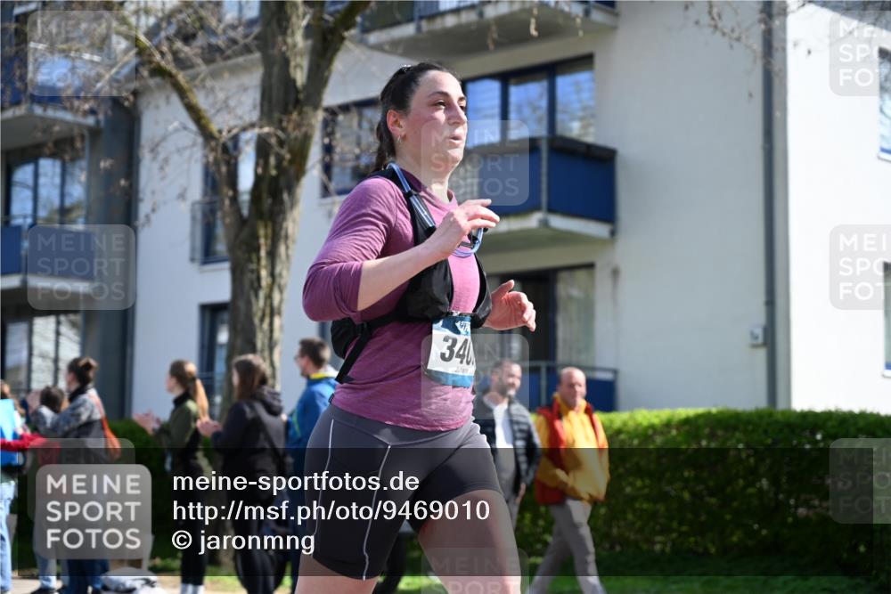 12.04.2026 - 45. Internationalen Wilhelmsburger Insellauf J. Mangold http://msf.ph/oto/9469010 12.04.2026 11:12:40 Ziel 2435, 3517, 2739, 3003, 2753, 2272, 3718, 3405, 3714, 3703, 3092, 3155 meine-sportfotos.de