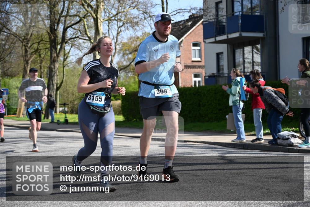 12.04.2026 - 45. Internationalen Wilhelmsburger Insellauf J. Mangold http://msf.ph/oto/9469013 12.04.2026 11:13:02 Ziel 3714, 3703, 3092, 3155, 2527 meine-sportfotos.de
