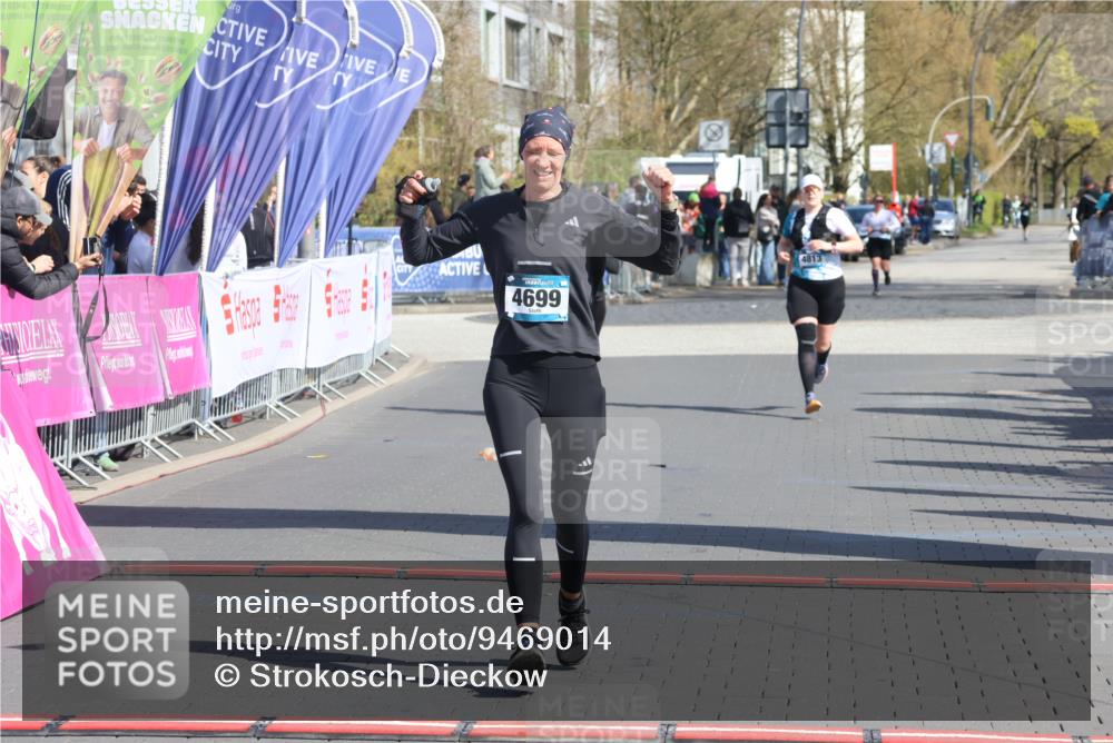 12.04.2026 - 45. Internationalen Wilhelmsburger Insellauf Strokosch-Dieckow http://msf.ph/oto/9469014 12.04.2026 11:22:14 Ziel 2492, 2466, 4699 meine-sportfotos.de