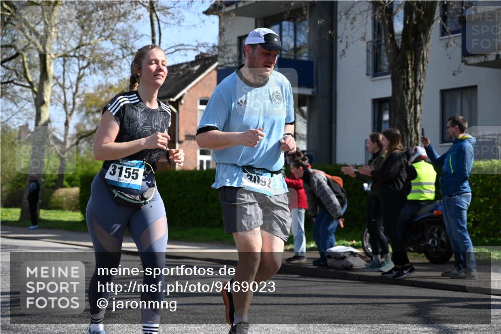 12.04.2026 - 45. Internationalen Wilhelmsburger Insellauf J. Mangold http://msf.ph/oto/9469023 12.04.2026 11:13:03 Ziel 3714, 3703, 3092, 3155, 2527, 2526 meine-sportfotos.de