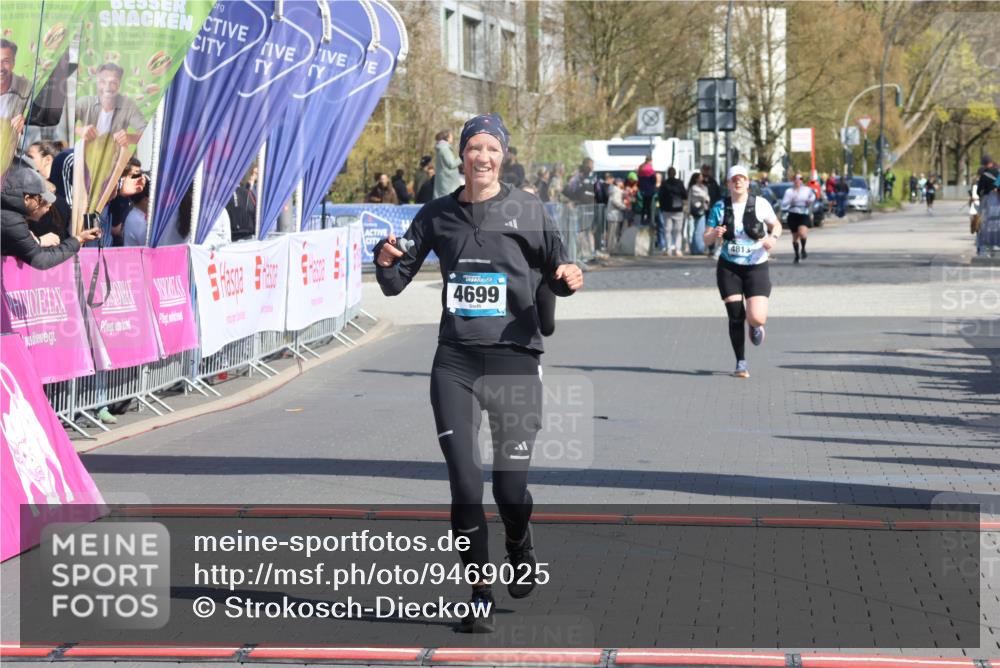 12.04.2026 - 45. Internationalen Wilhelmsburger Insellauf Strokosch-Dieckow http://msf.ph/oto/9469025 12.04.2026 11:22:14 Ziel 2492, 2466, 4699 meine-sportfotos.de