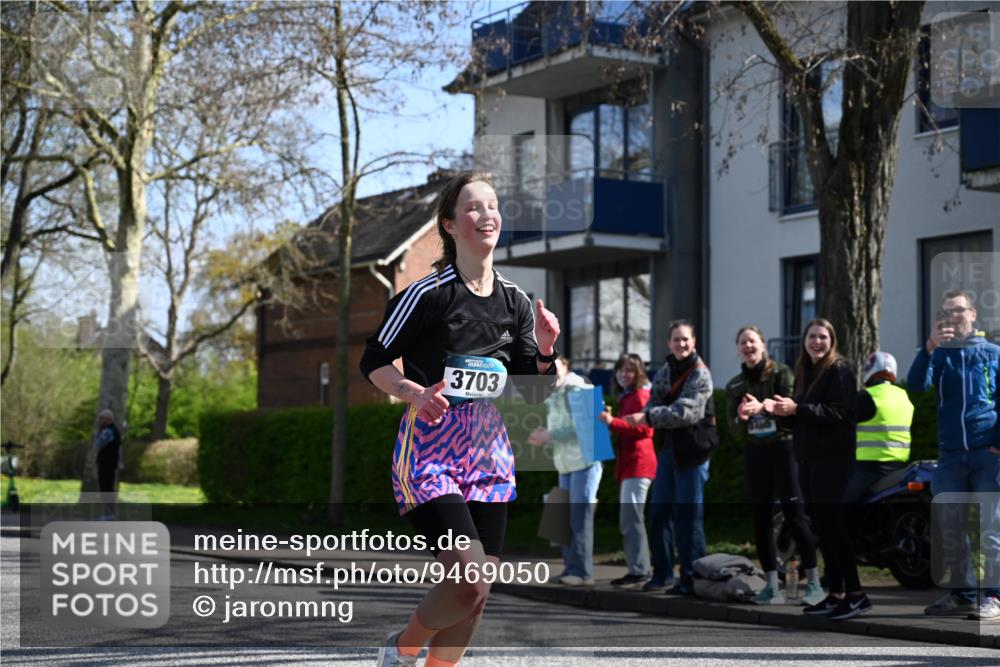 12.04.2026 - 45. Internationalen Wilhelmsburger Insellauf J. Mangold http://msf.ph/oto/9469050 12.04.2026 11:13:06 Ziel 3714, 3703, 3092, 3155, 2527, 2526 meine-sportfotos.de