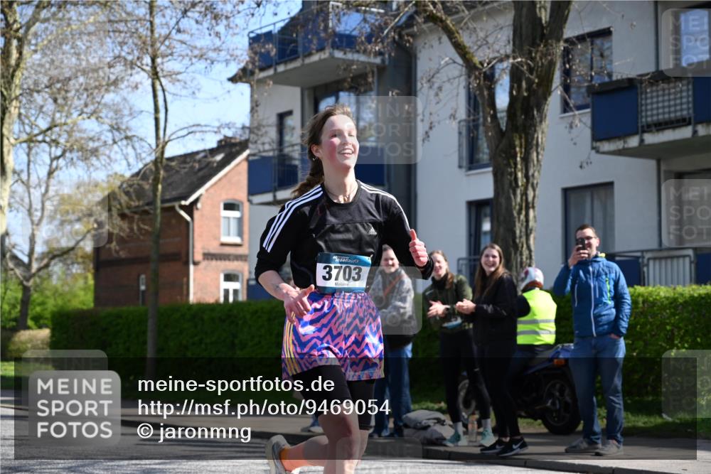12.04.2026 - 45. Internationalen Wilhelmsburger Insellauf J. Mangold http://msf.ph/oto/9469054 12.04.2026 11:13:06 Ziel 3714, 3703, 3092, 3155, 2527, 2526 meine-sportfotos.de