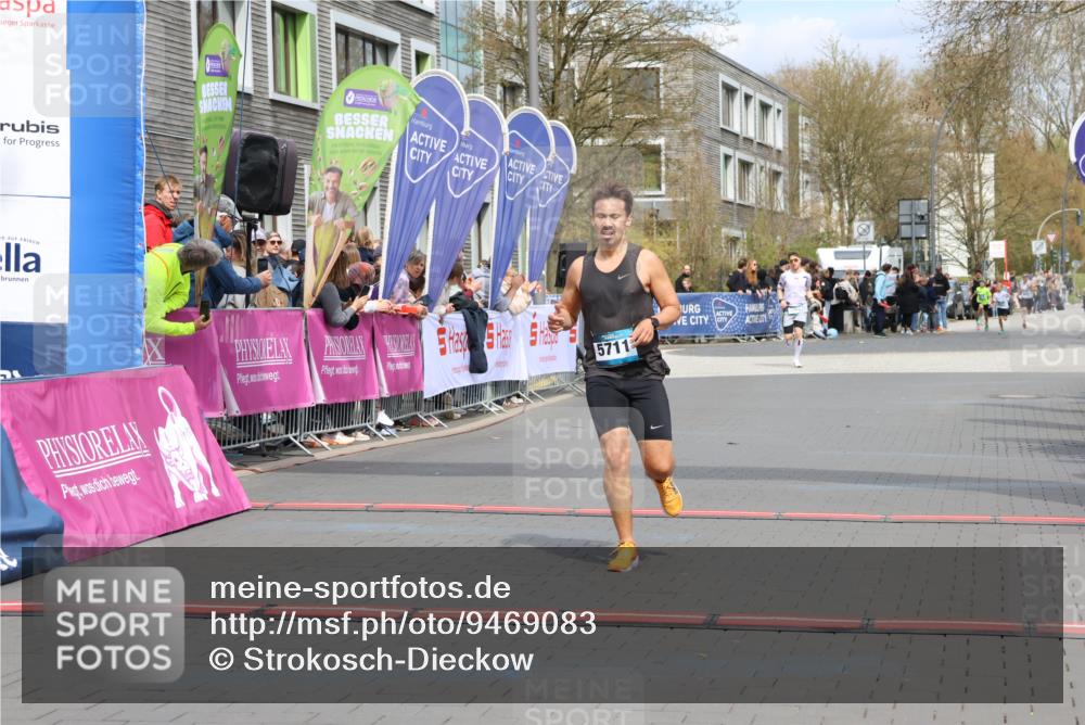 12.04.2026 - 45. Internationalen Wilhelmsburger Insellauf Strokosch-Dieckow http://msf.ph/oto/9469083 12.04.2026 12:49:44 Ziel 5711 meine-sportfotos.de