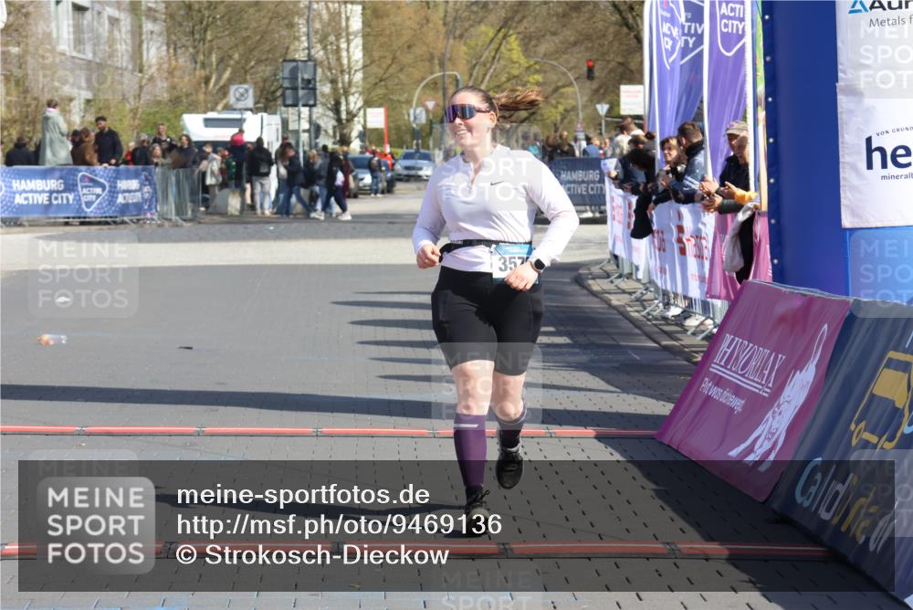 12.04.2026 - 45. Internationalen Wilhelmsburger Insellauf Strokosch-Dieckow http://msf.ph/oto/9469136 12.04.2026 11:22:32 Ziel 3579 meine-sportfotos.de
