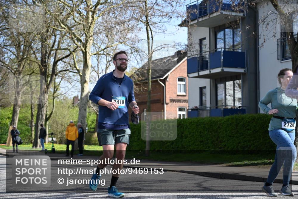 12.04.2026 - 45. Internationalen Wilhelmsburger Insellauf J. Mangold http://msf.ph/oto/9469153 12.04.2026 11:13:50 Ziel 2527, 2526, 2726, 2410, 3330, 2486, 3202, 4548, 2404, 4982, 3343, 2452 meine-sportfotos.de