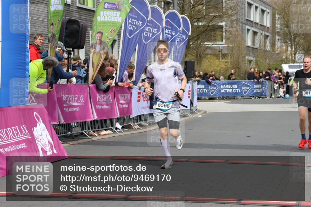 12.04.2026 - 45. Internationalen Wilhelmsburger Insellauf Strokosch-Dieckow http://msf.ph/oto/9469170 12.04.2026 12:49:50 Ziel 5566, 3816 meine-sportfotos.de