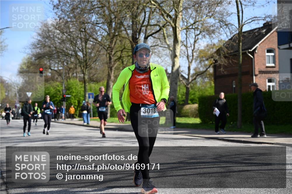 12.04.2026 - 45. Internationalen Wilhelmsburger Insellauf J. Mangold http://msf.ph/oto/9469171 12.04.2026 11:14:19 Ziel 3202, 4548, 2404, 4982, 3343, 2452, 3018, 2424, 2565, 3508 meine-sportfotos.de