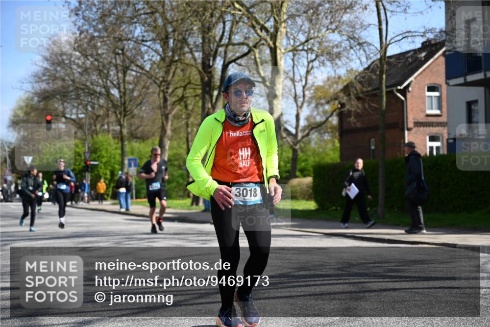 12.04.2026 - 45. Internationalen Wilhelmsburger Insellauf J. Mangold http://msf.ph/oto/9469173 12.04.2026 11:14:19 Ziel 3202, 4548, 2404, 4982, 3343, 2452, 3018, 2424, 2565, 3508 meine-sportfotos.de