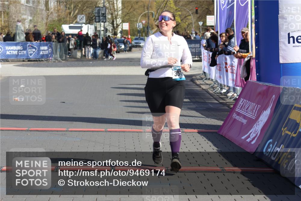 12.04.2026 - 45. Internationalen Wilhelmsburger Insellauf Strokosch-Dieckow http://msf.ph/oto/9469174 12.04.2026 11:22:32 Ziel 3579 meine-sportfotos.de