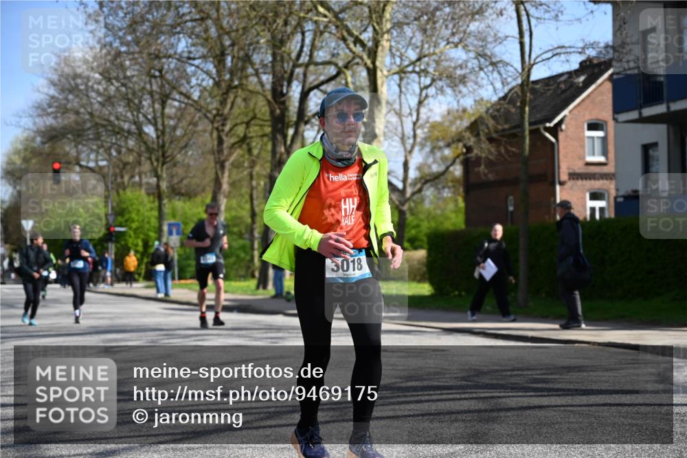 12.04.2026 - 45. Internationalen Wilhelmsburger Insellauf J. Mangold http://msf.ph/oto/9469175 12.04.2026 11:14:19 Ziel 3202, 4548, 2404, 4982, 3343, 2452, 3018, 2424, 2565, 3508 meine-sportfotos.de
